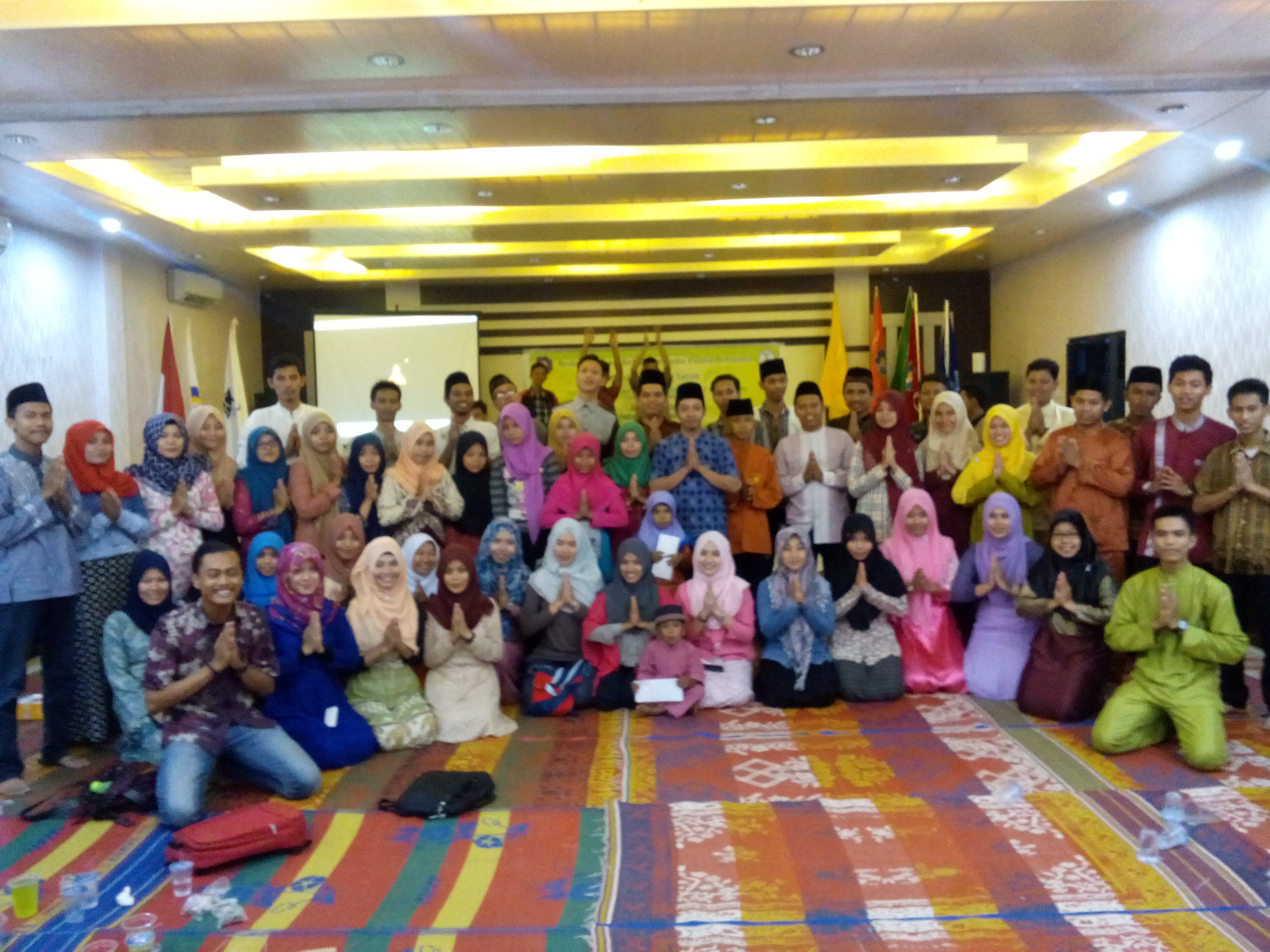 HIMPRO dan Jurusan TI: Bedah Aplikasi Sekaligus Buka Puasa Bersama dan Santunan anak yatim